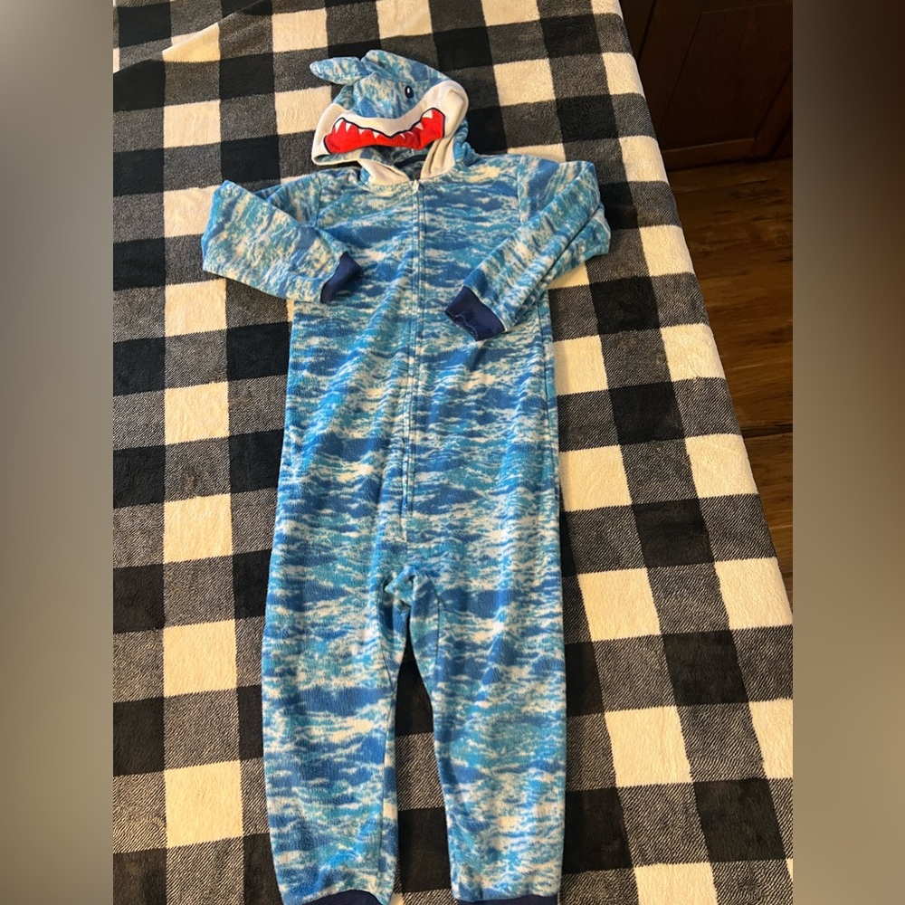 Boys Shark Pajamas with shark head hood. Size 4T